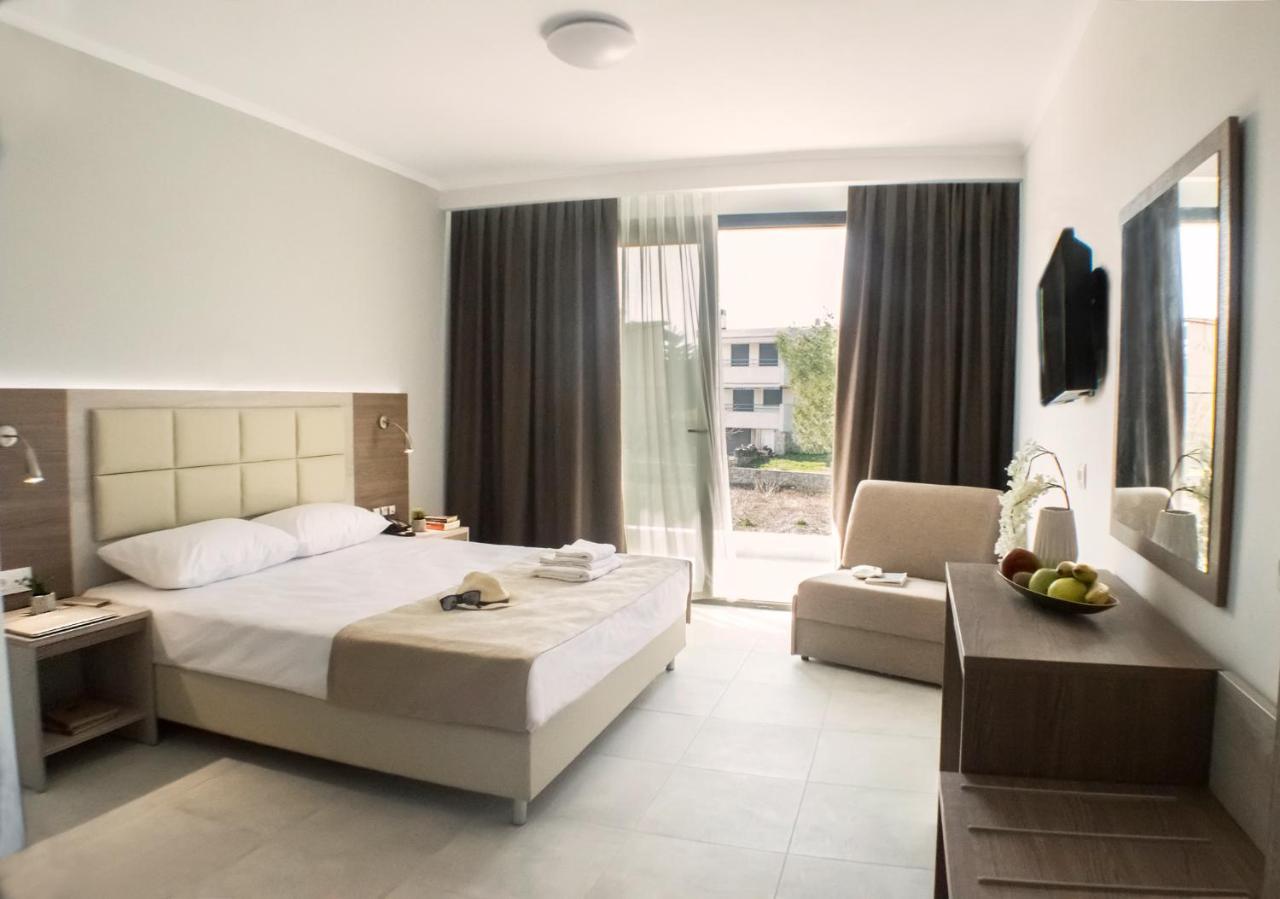 Perla Halkidiki 3*